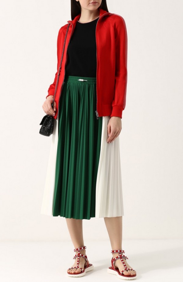 Бомбер на молнии с воротником-стойкой