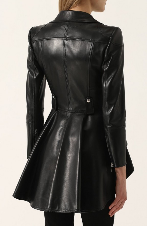 Приталенная кожаная куртка с удлиненной спинкой 1