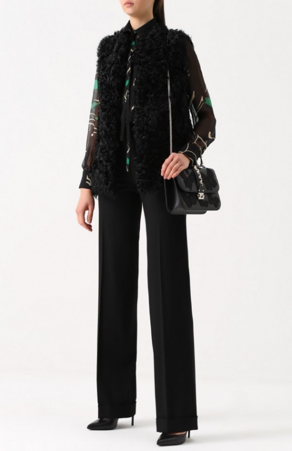 Жилет из меха ягненка с вышивкой бисером