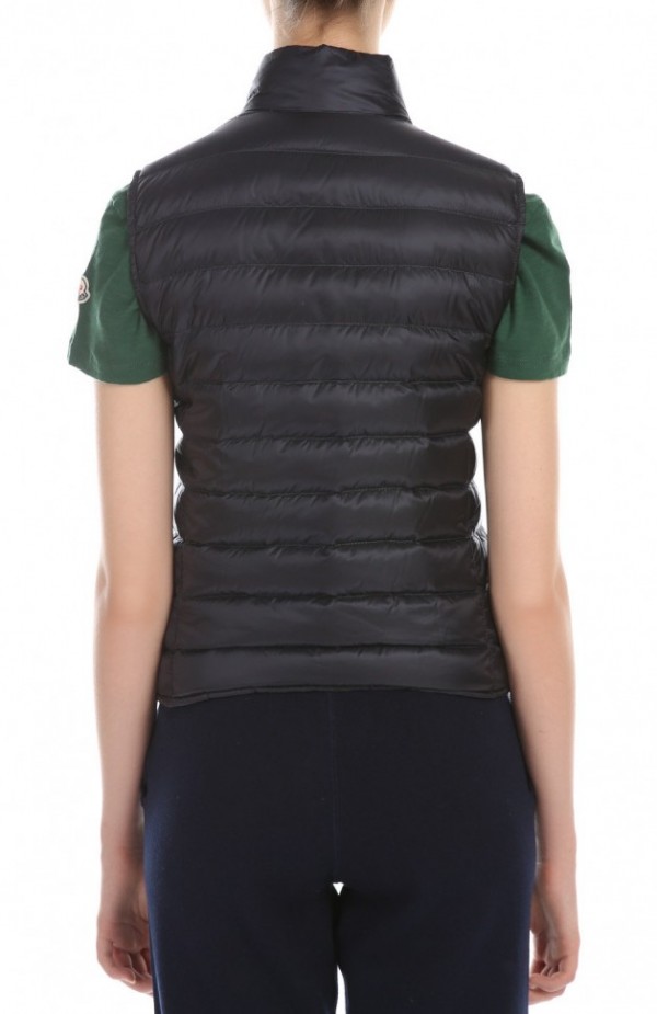 Стеганый жилет с воротником-стойкой