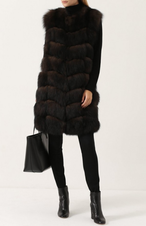 Удлиненный жилет из меха лисы