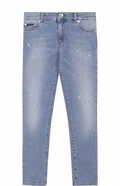 Джинсы с декоративными потертостями и логотипом бренда